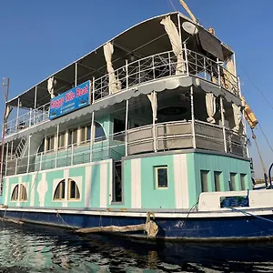 Floating Hotel- Happy Nile Boat Hotel en barco